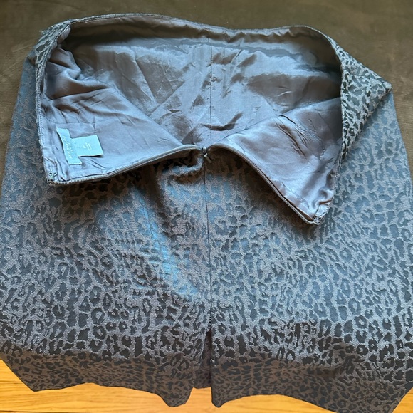 Ann Taylor Brown & Black Animal Print. Split In Back. Closure Zip In BackSz 4P - Picture 9 of 12